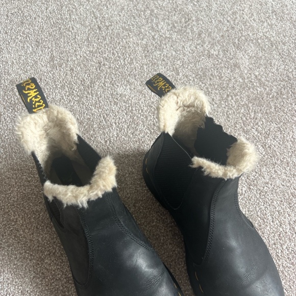 Dr.Martens fur lined Chelsea boots - Picture 3 of 4